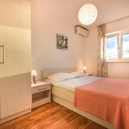 Vesna * Podgora (Split-Dalmatia)